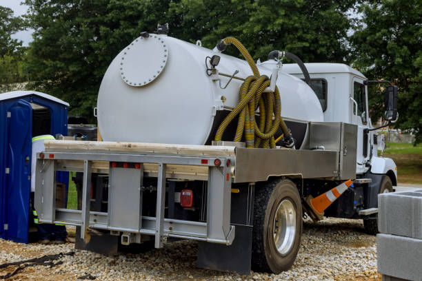 Portable Toilet Options We Offer in High Rolls, NM